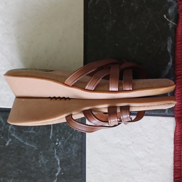 Vintage Snickers Leather Italian Slip-on Strappy Wedge Sandals, NWOT - Picture 3 of 5